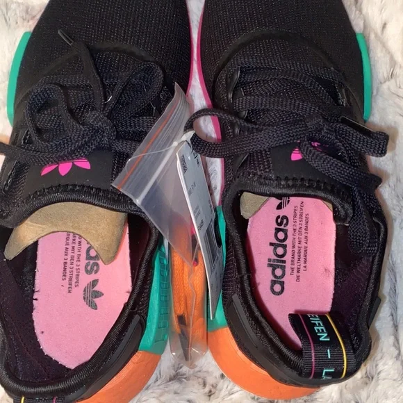 SOLD 🛑🛑 Brand new Adidas NMD womens Size 8 - Picture 4 of 7